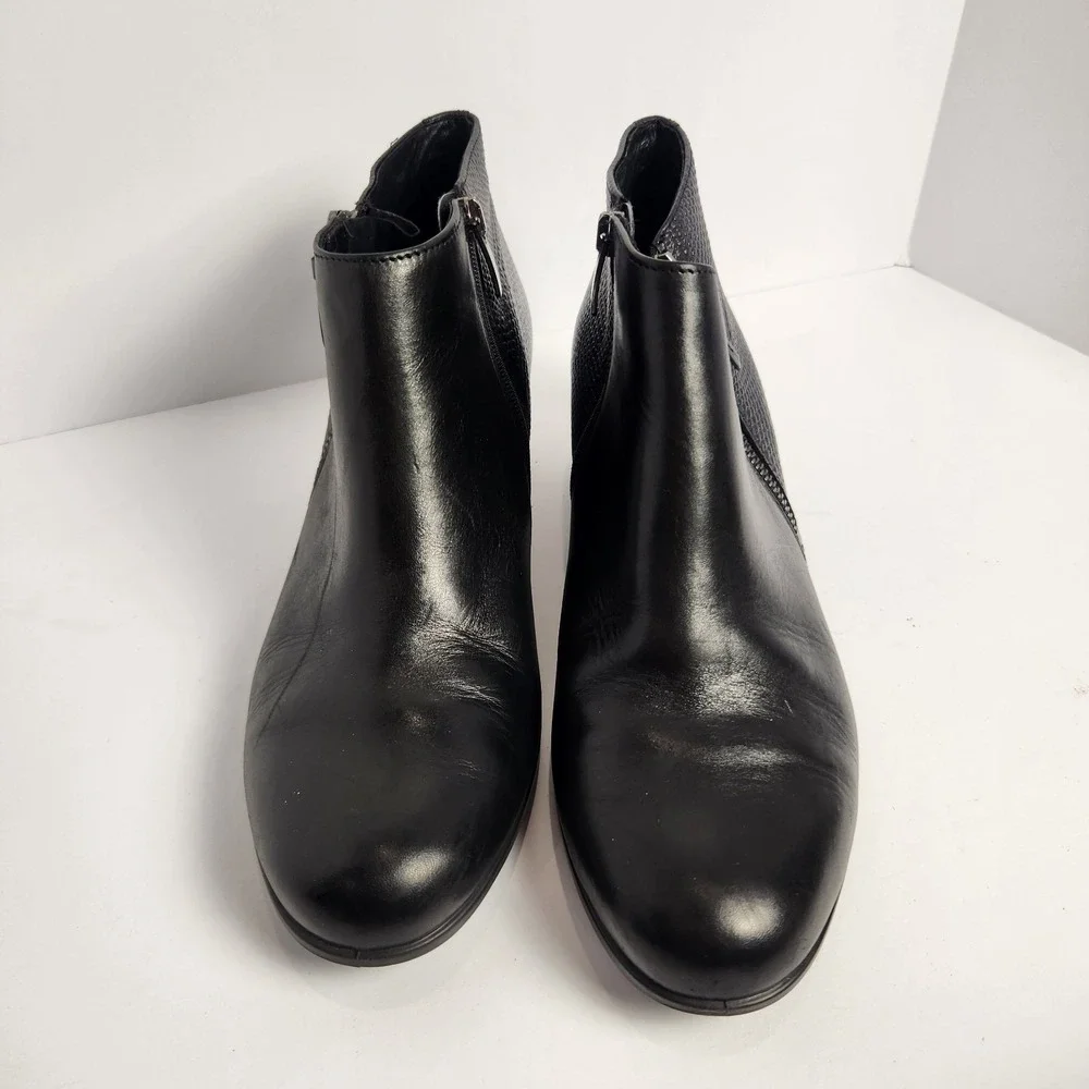 Ecco Women's Black Leather Comfort Minimalist Ankle‎ Booties Size 41 (10-10.5)